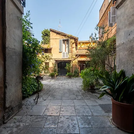 Apartment Via Del Moro Charming Trastevere Mimi & Coco Rome
